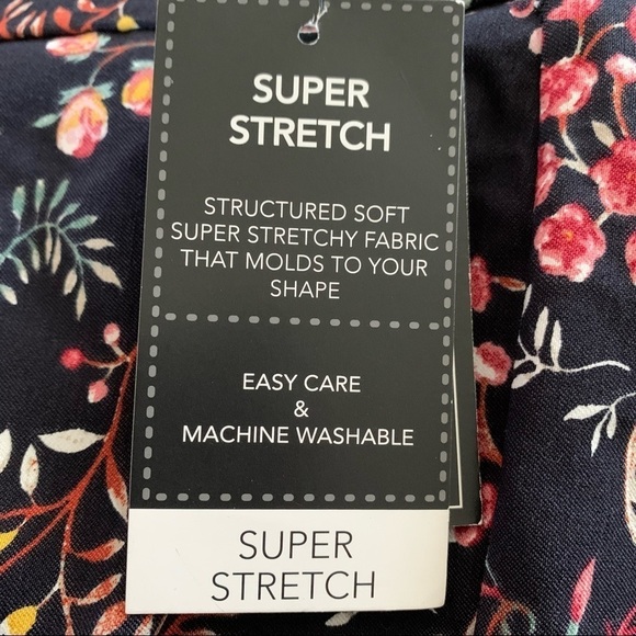 Counterparts NWT  Super Stretch Floral Ankle Pants Size Large Black Pink Green - Picture 7 of 9